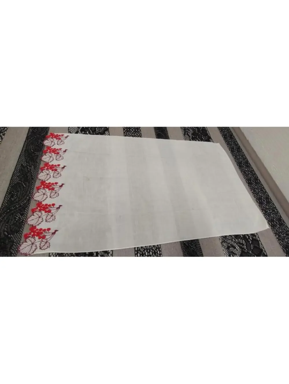 30s 40s Linen Reddish Fall Leafs Switzerland Spun Rayon Cotton 21 x 12 FOR BREAD